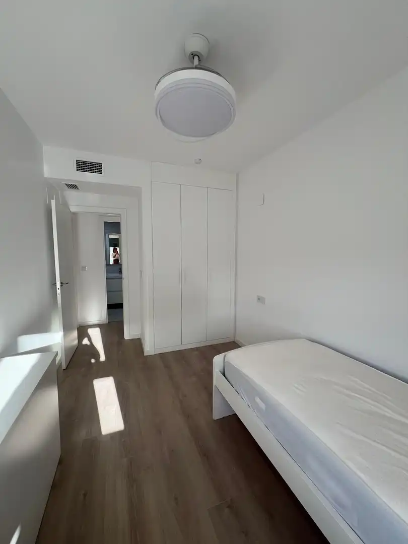 Bedroom of Flat for rent in Dos Hermanas  with Air Conditioner, Heating and Private garden