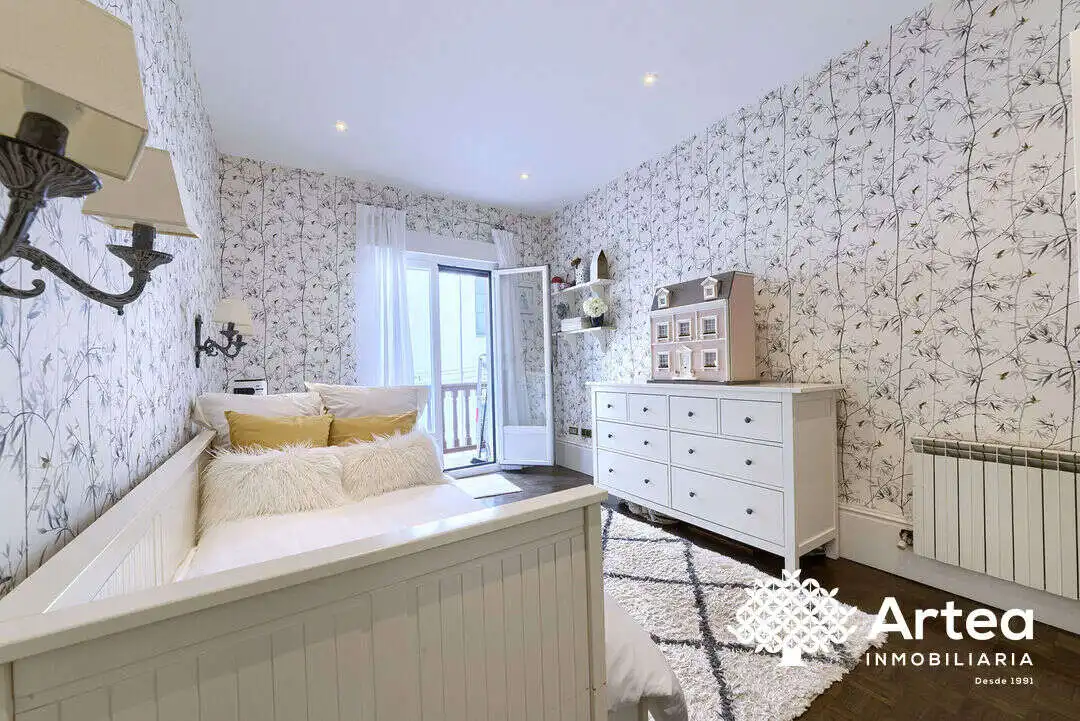 Habitación de Piso en venta en Getxo  con Calefacción, Trastero y Balcón