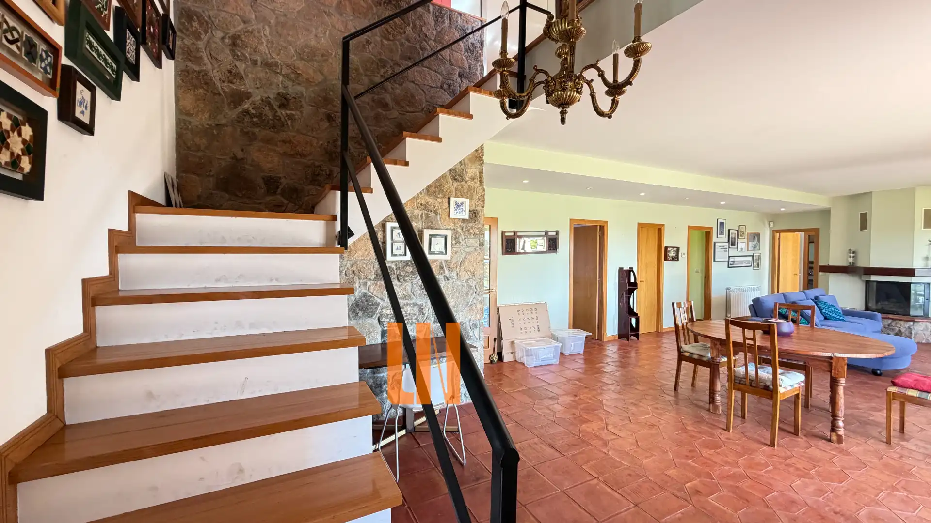 Houses for sale in Miño  with Heating, Private garden and Parquet flooring