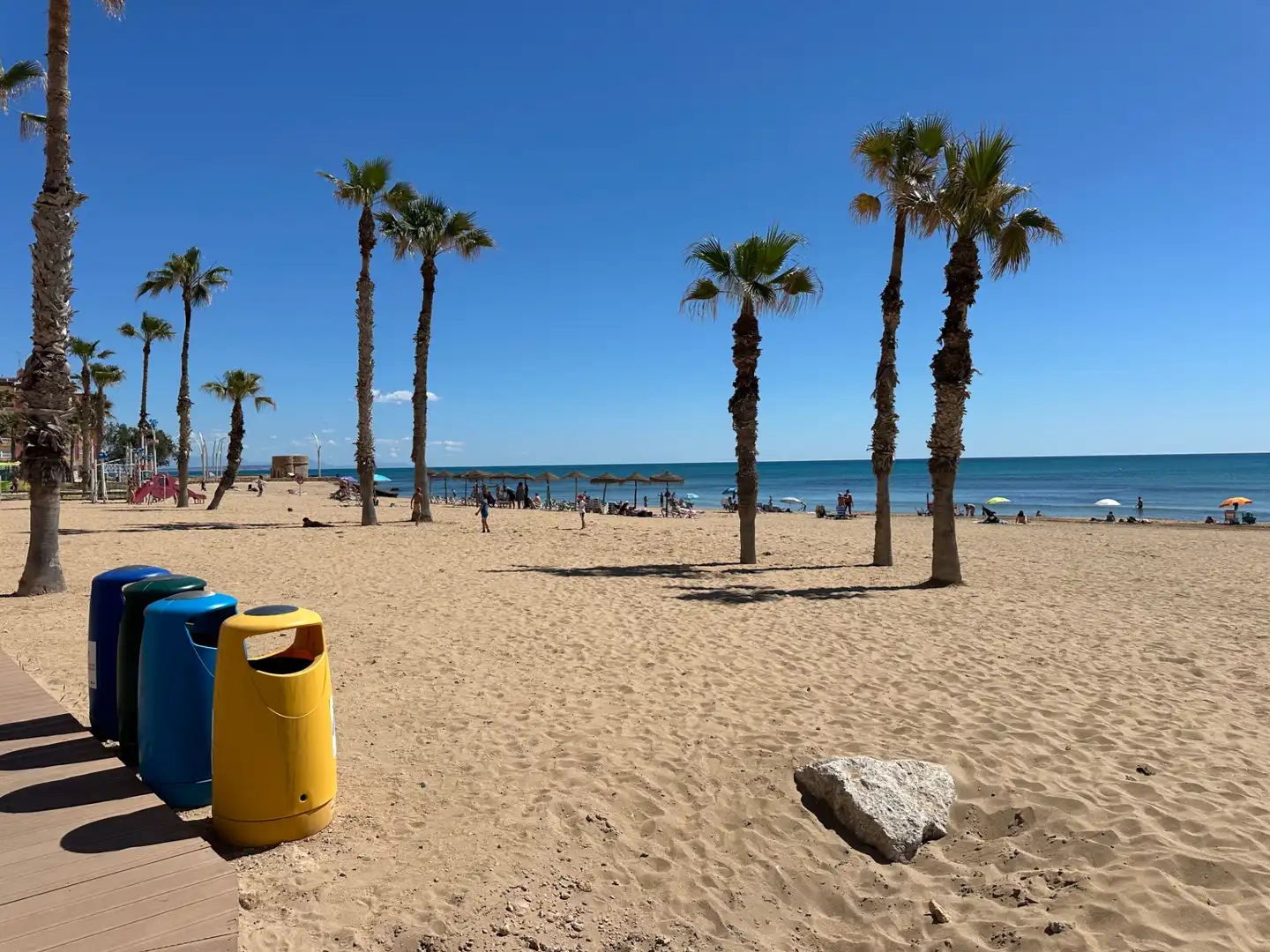 Außenansicht von Wohnungen zum Verkauf in Torrevieja mit Klimaanlage, Heizung und Terrasse