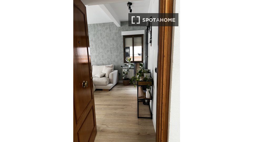 Piso de alquiler en  Madrid Capital con Aire acondicionado, Calefacción y Amueblado