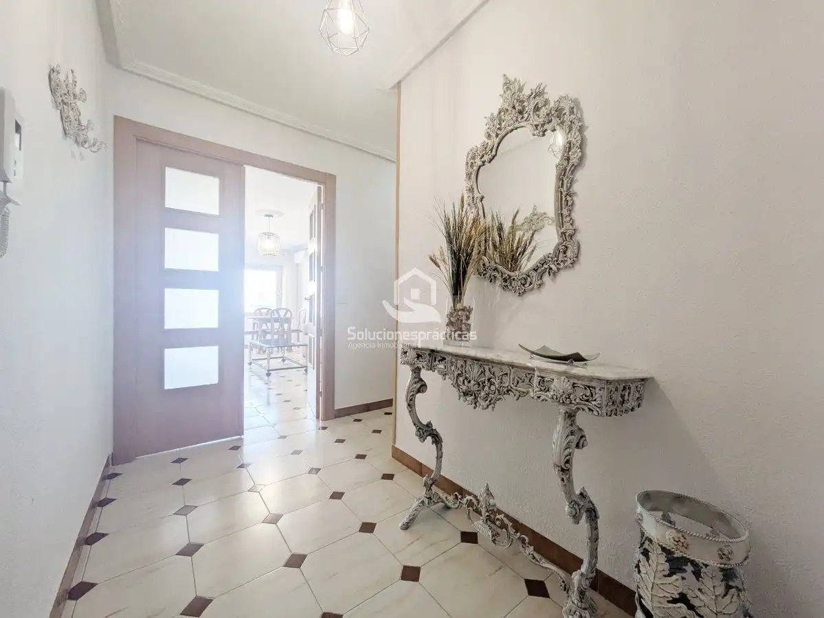 Flat with terrace to rent in Andalucía