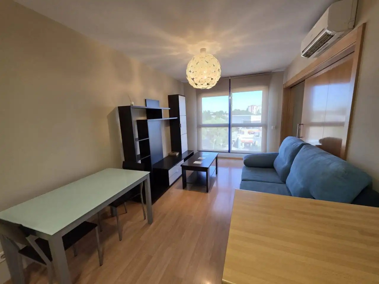 Sala de estar de Piso de alquiler en Fuenlabrada con Aire acondicionado, Calefacción y Trastero