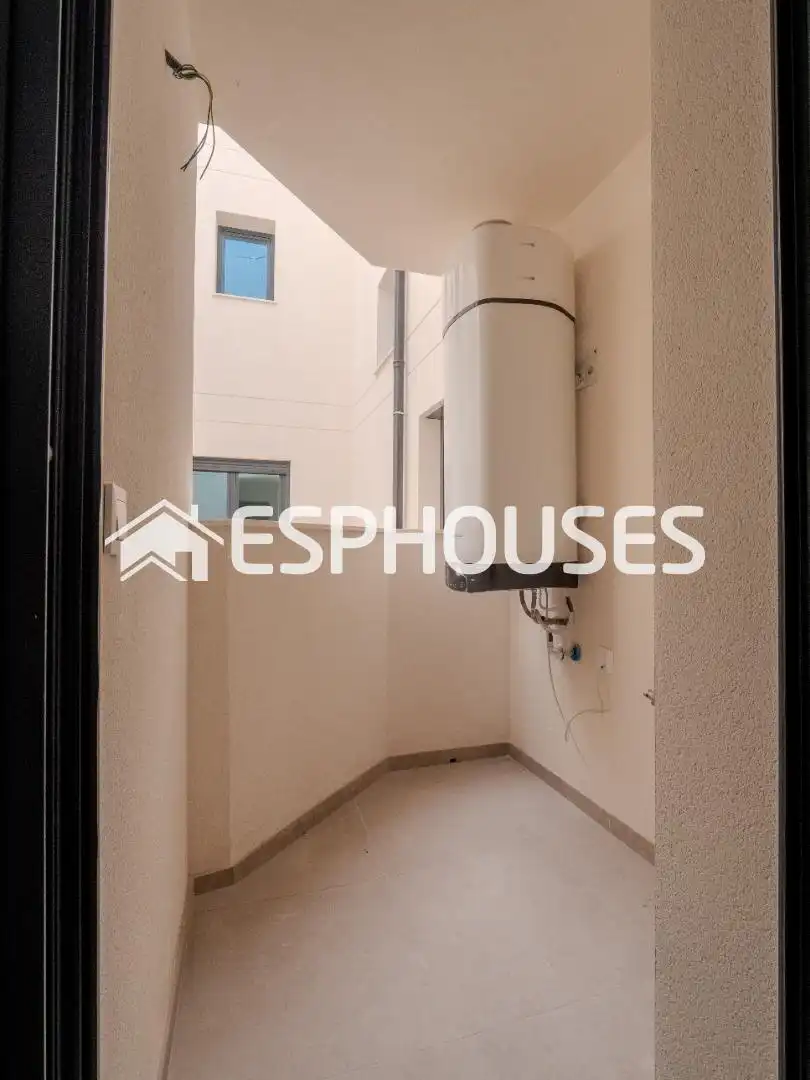 Terraza de Piso en venta en Alicante / Alacant con Trastero, Balcón y Piscina comunitaria