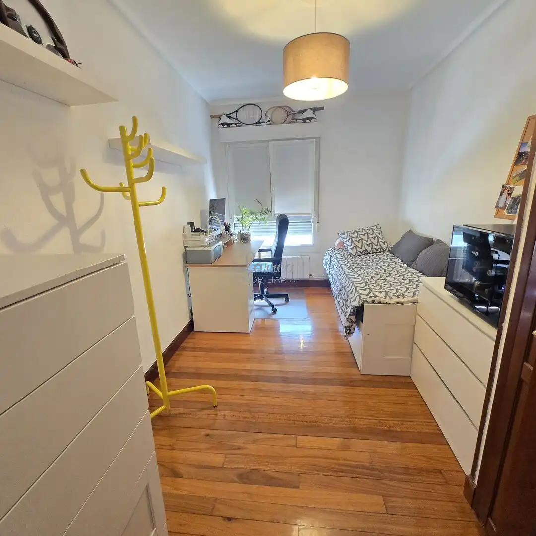 Habitación de Piso en venta en Amorebieta-Etxano con Calefacción, Terraza y Trastero