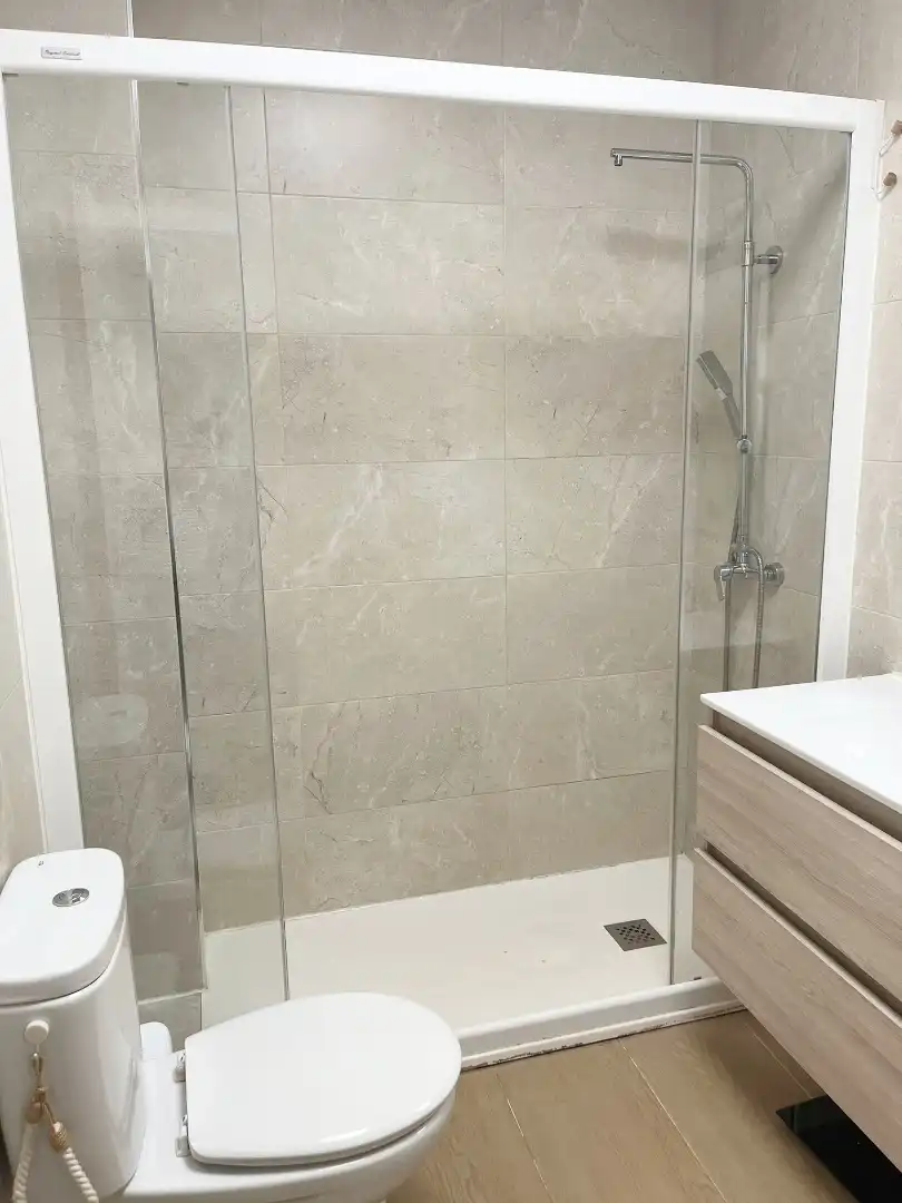 Bany de Apartament en venda en Córdoba amb Aire condicionat, Calefacció i Moblat