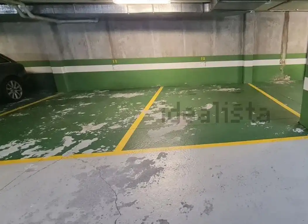 Aparcament amb ascensor en venda a Rúa de Eduardo Pondal
