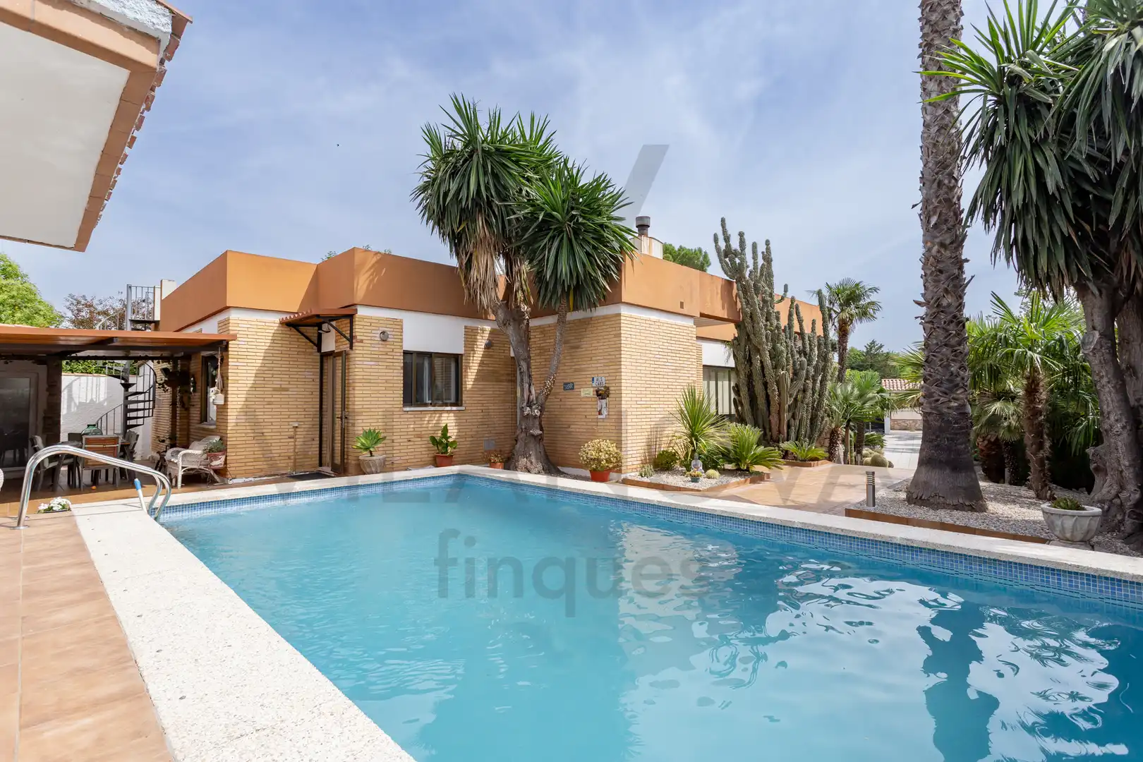 Vista exterior de Casa o xalet en venda en Valls amb Aire condicionat, Calefacció i Jardí privat