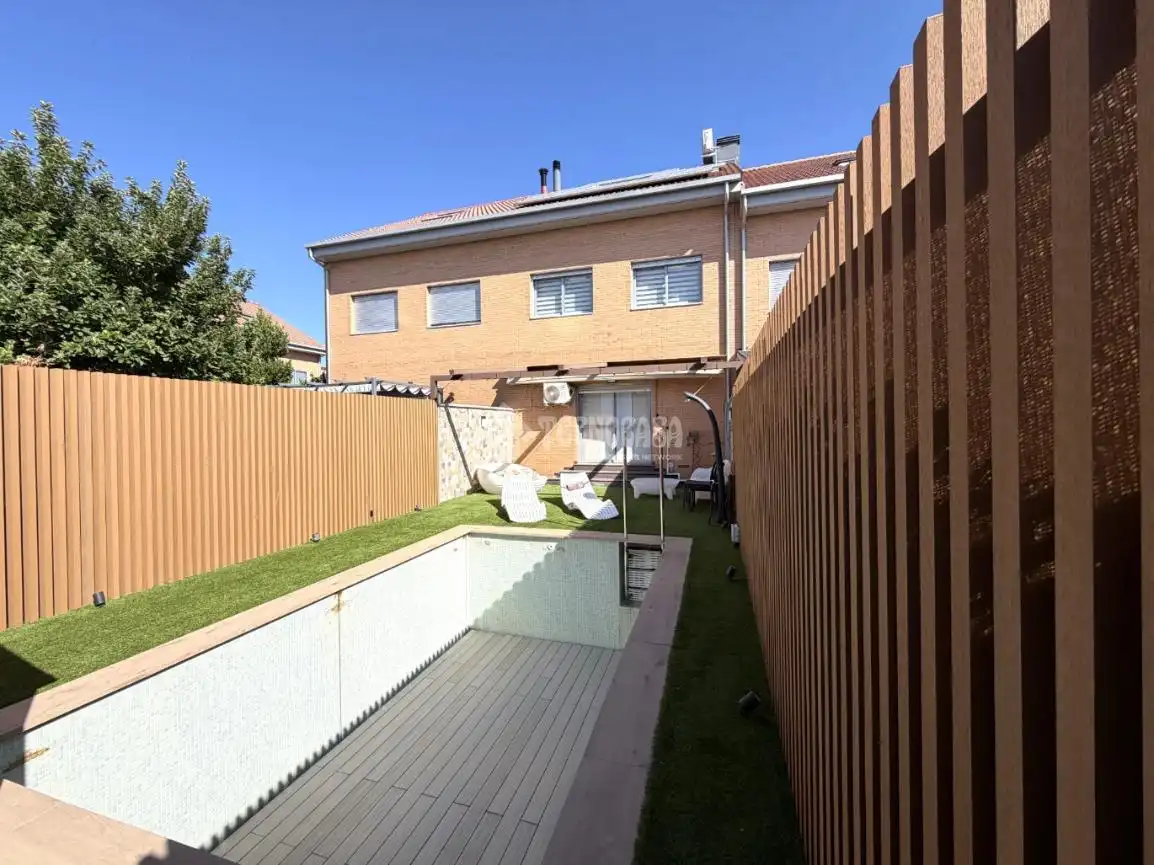Jardí de Pis en venda en Villalbilla amb Jardí privat i Piscina