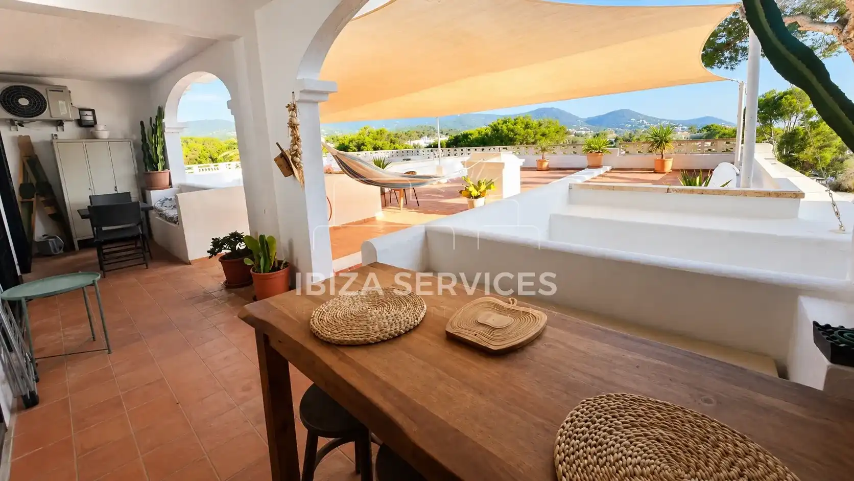 Terrasse von Wohnung zum Verkauf in Sant Josep de sa Talaia mit Klimaanlage und Schwimmbad