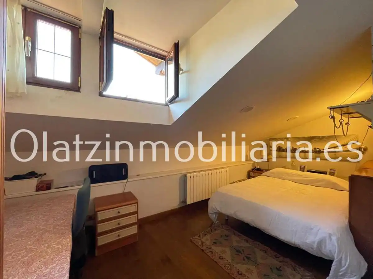 Habitación de Casa o chalet en venta en Zalla  con Calefacción, Terraza y Trastero