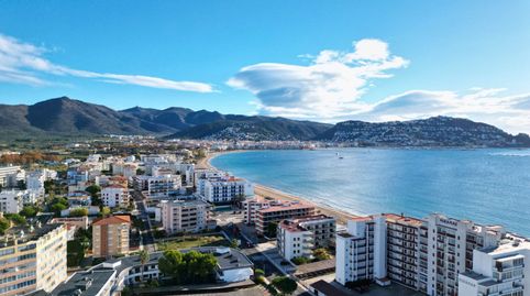 A sólo 300 metros de la playa, este flamante dúplex listo para entrar a vivir se encuentra en la cuarta planta de un moderno edifi, imatge 4