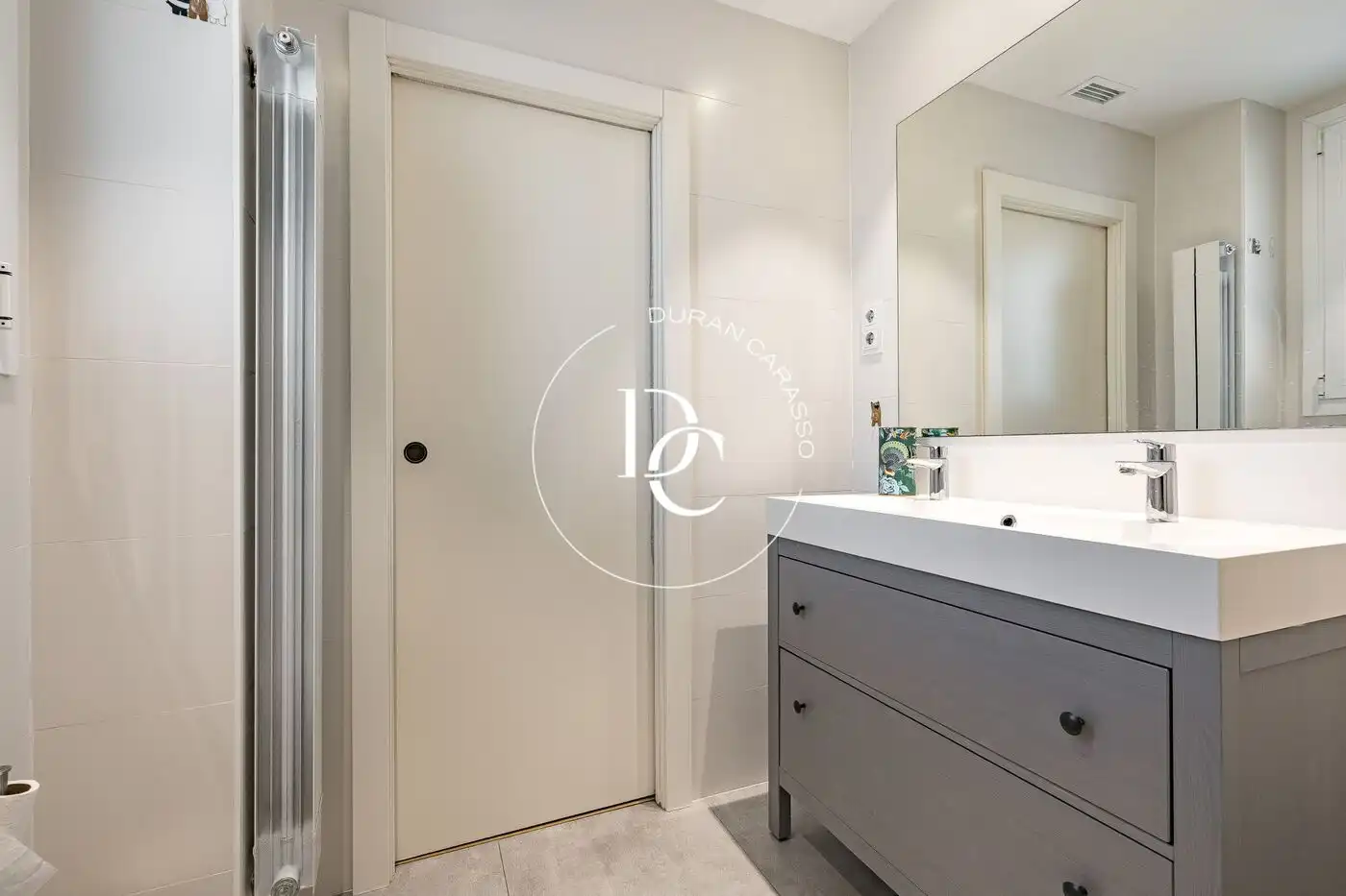 Baño de Casa o chalet en venta en Sant Joan Despí con Aire acondicionado, Calefacción y Jardín privado