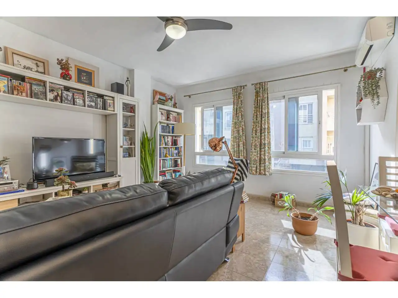 Sala de estar de Piso en venta en Rincón de la Victoria con Aire acondicionado