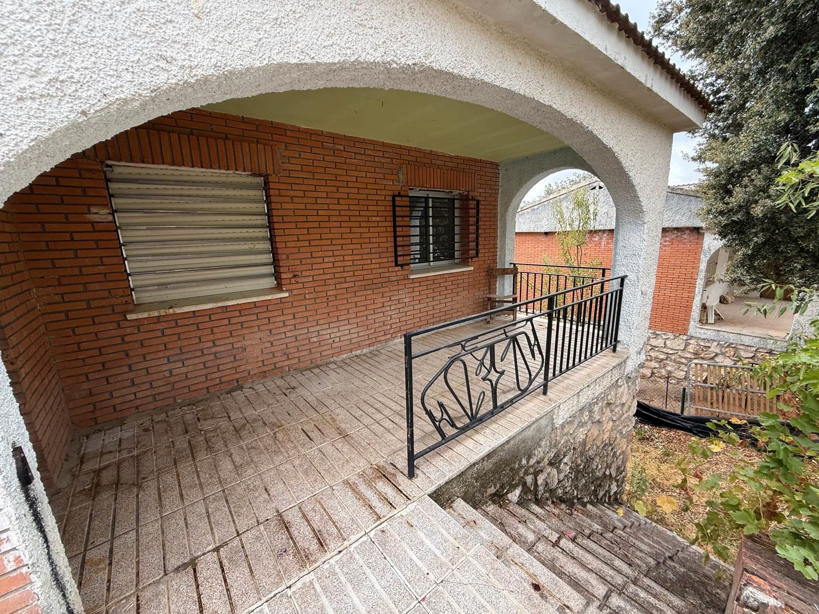 Vista exterior de Casa o xalet en venda en Fuentenovilla amb Jardí privat i Terrassa