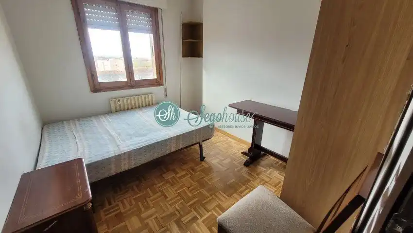 Habitación de Piso en venta en Segovia con Calefacción, Parquet y Terraza