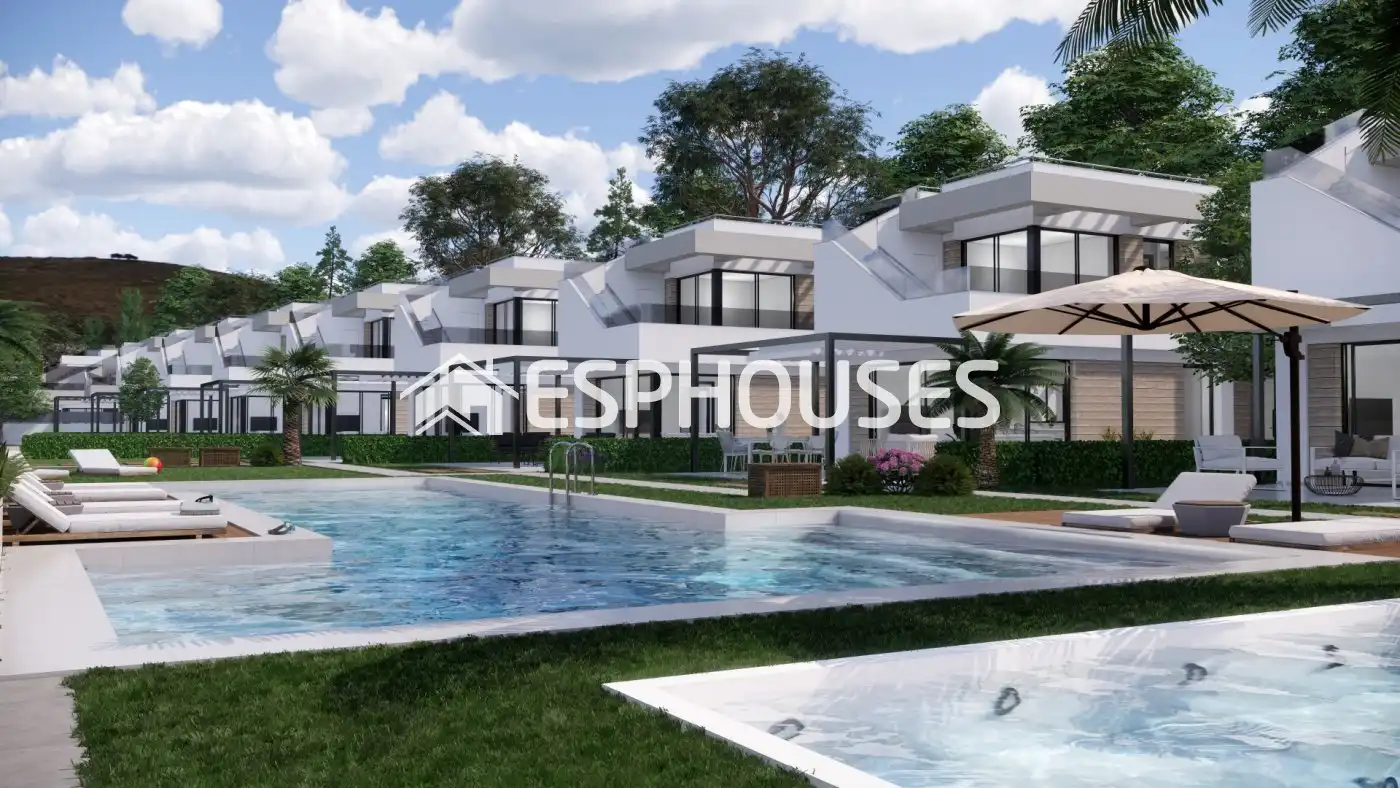 Chalet con terraza en venta en El Pinar de Campoverde, imagen 2