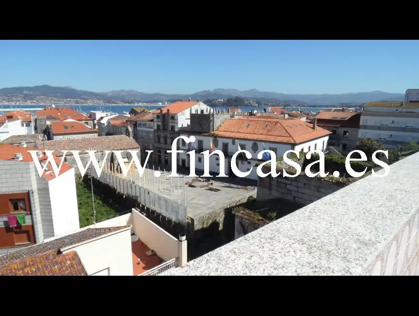 Edifici en venda en Baiona