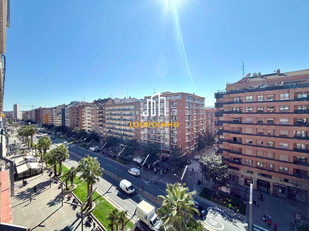 Vista exterior de Pis de lloguer en  Logroño amb Calefacció