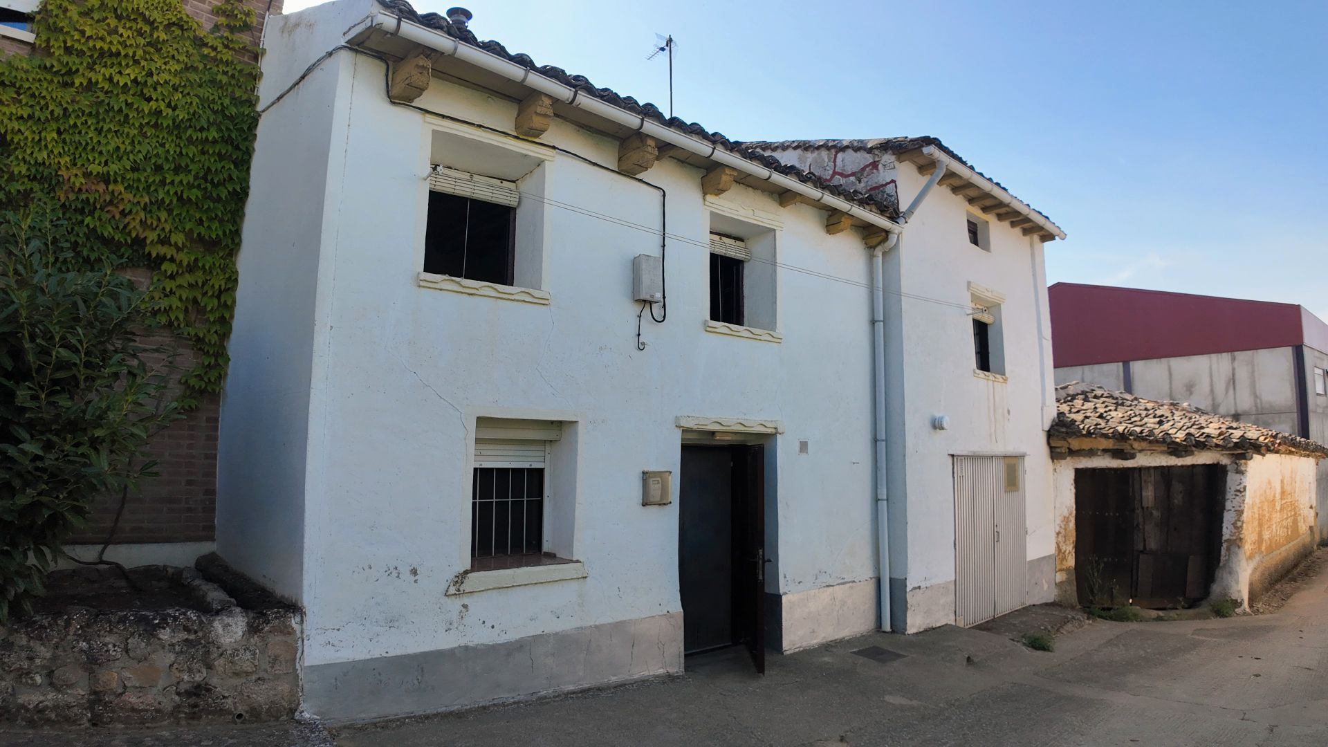 Vista exterior de Finca rústica en venda en Collazos de Boedo amb Moblat