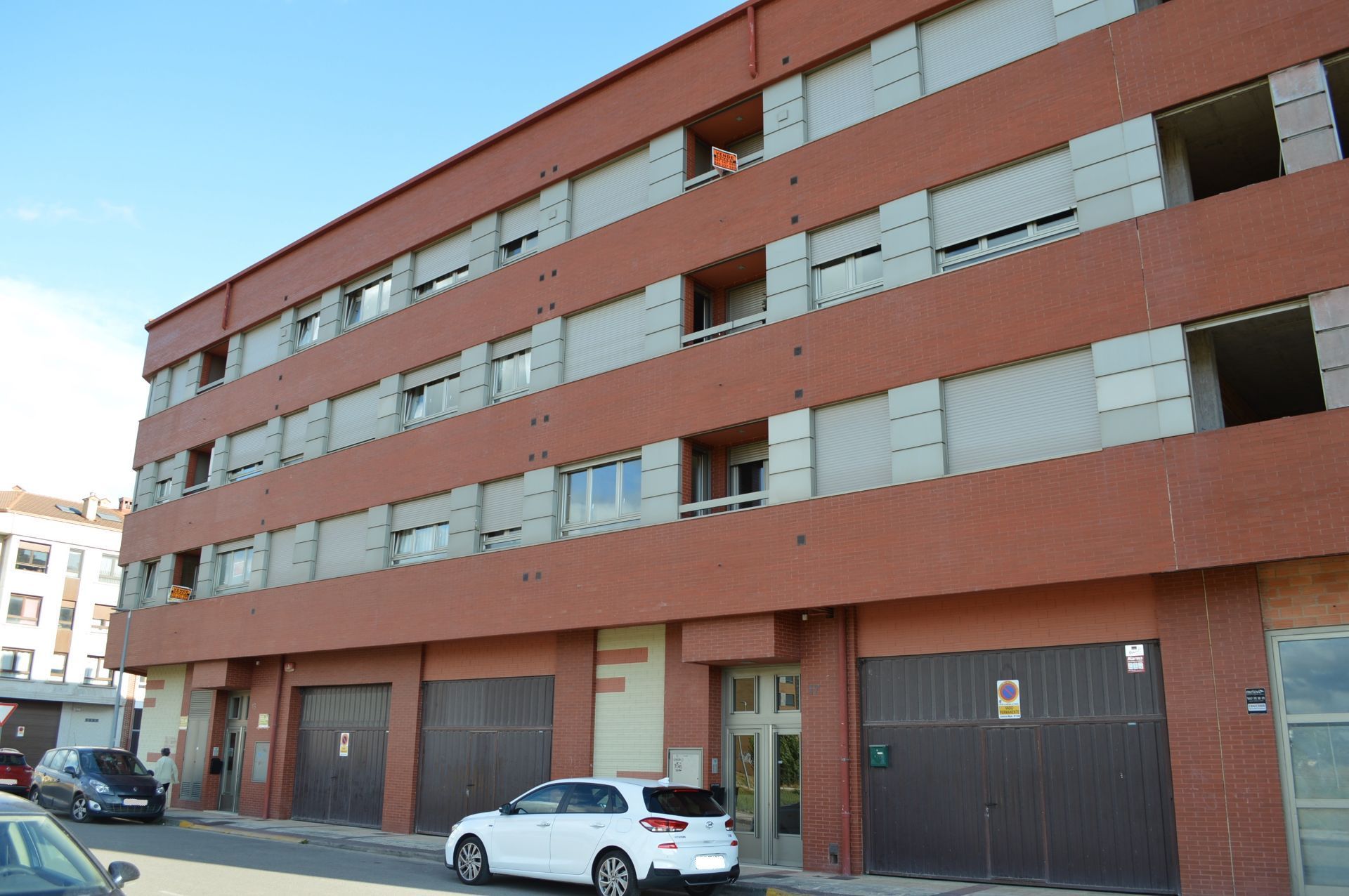 Vista exterior de Pis en venda en Medina de Pomar amb Calefacció, Terrassa i Traster