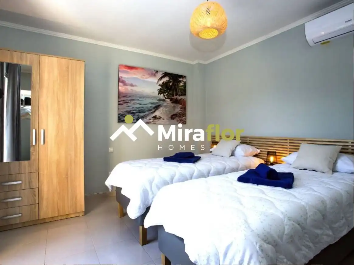 Habitación de Apartamento en venta en Dénia con Aire acondicionado, Terraza y Amueblado