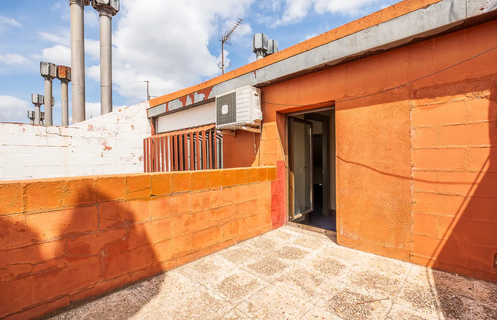 Vista exterior de Casa adosada en venta en Madrid