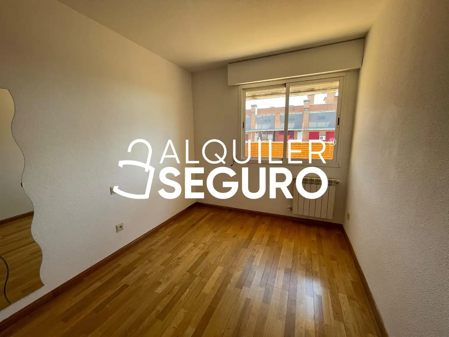 Dormitori de Àtic de lloguer en Madrid amb Calefacció, Terrassa i Piscina