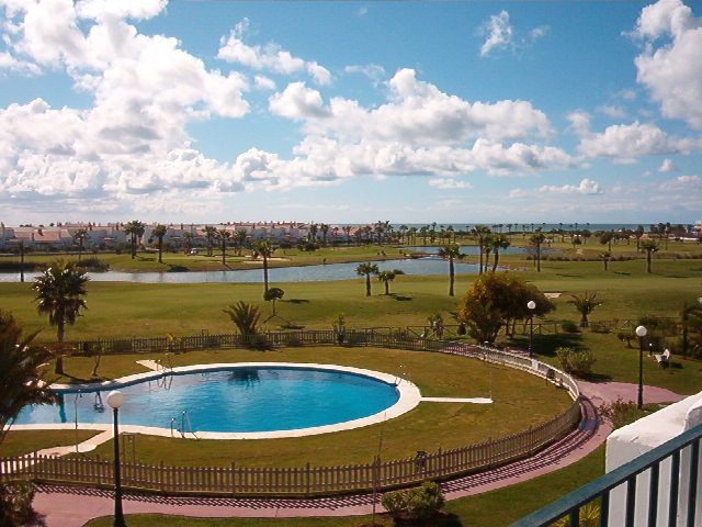Apartamento de alquiler en Avenida Reina Sofía, 10, Costa Ballena Golf
