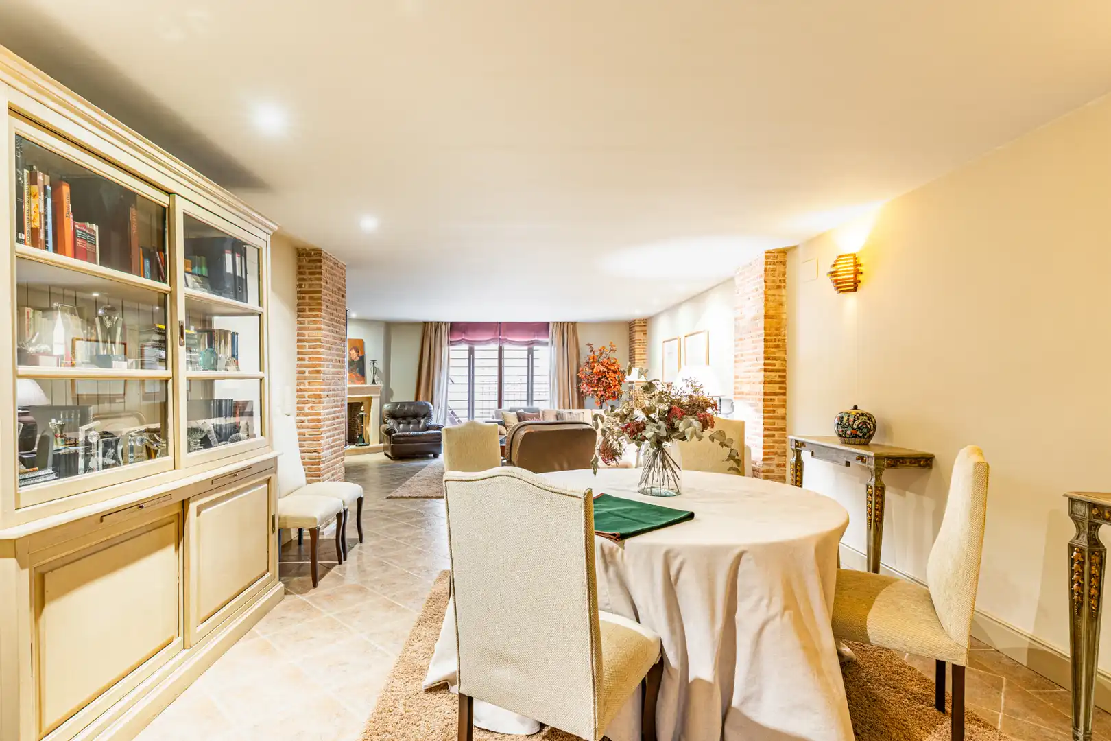 Comedor de Casa o chalet en venta en Majadahonda con Aire acondicionado, Calefacción y Jardín privado