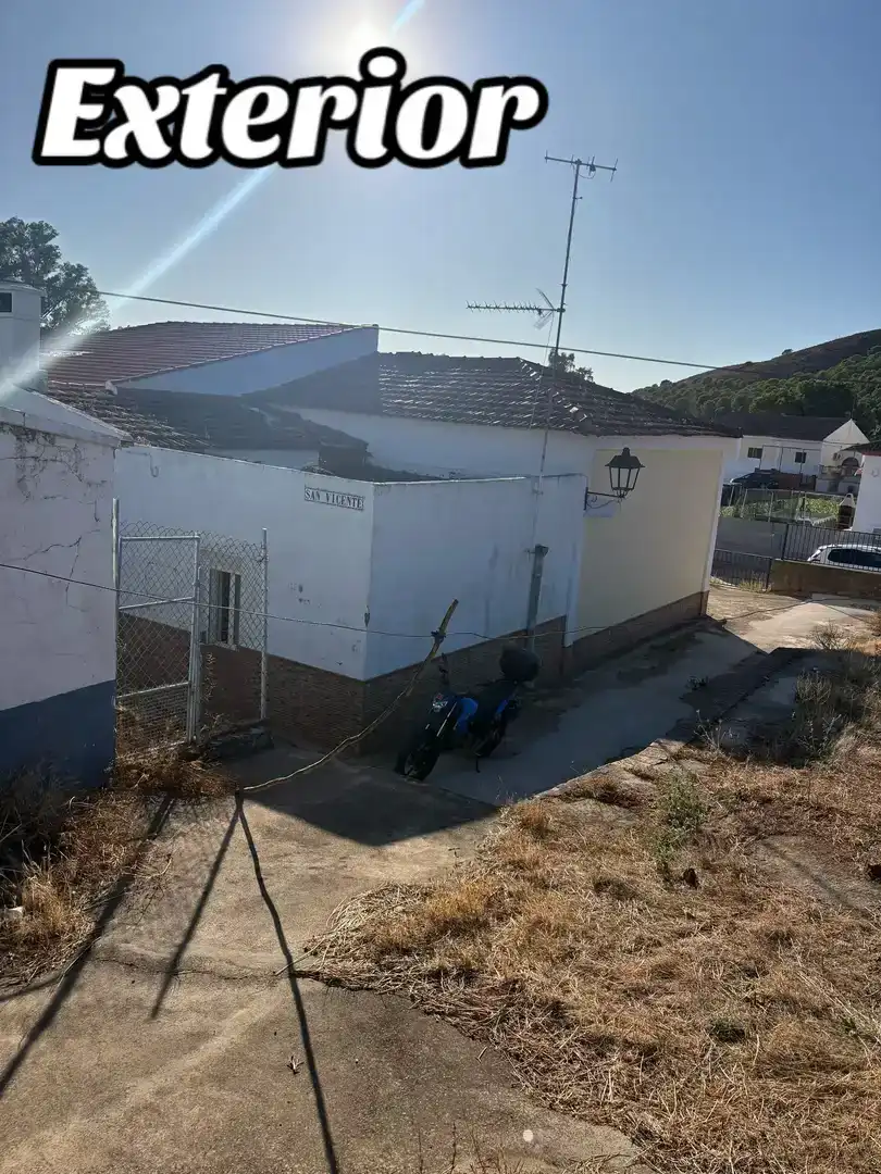 Vista exterior de Casa adosada en venda en La Zarza - Perrunal