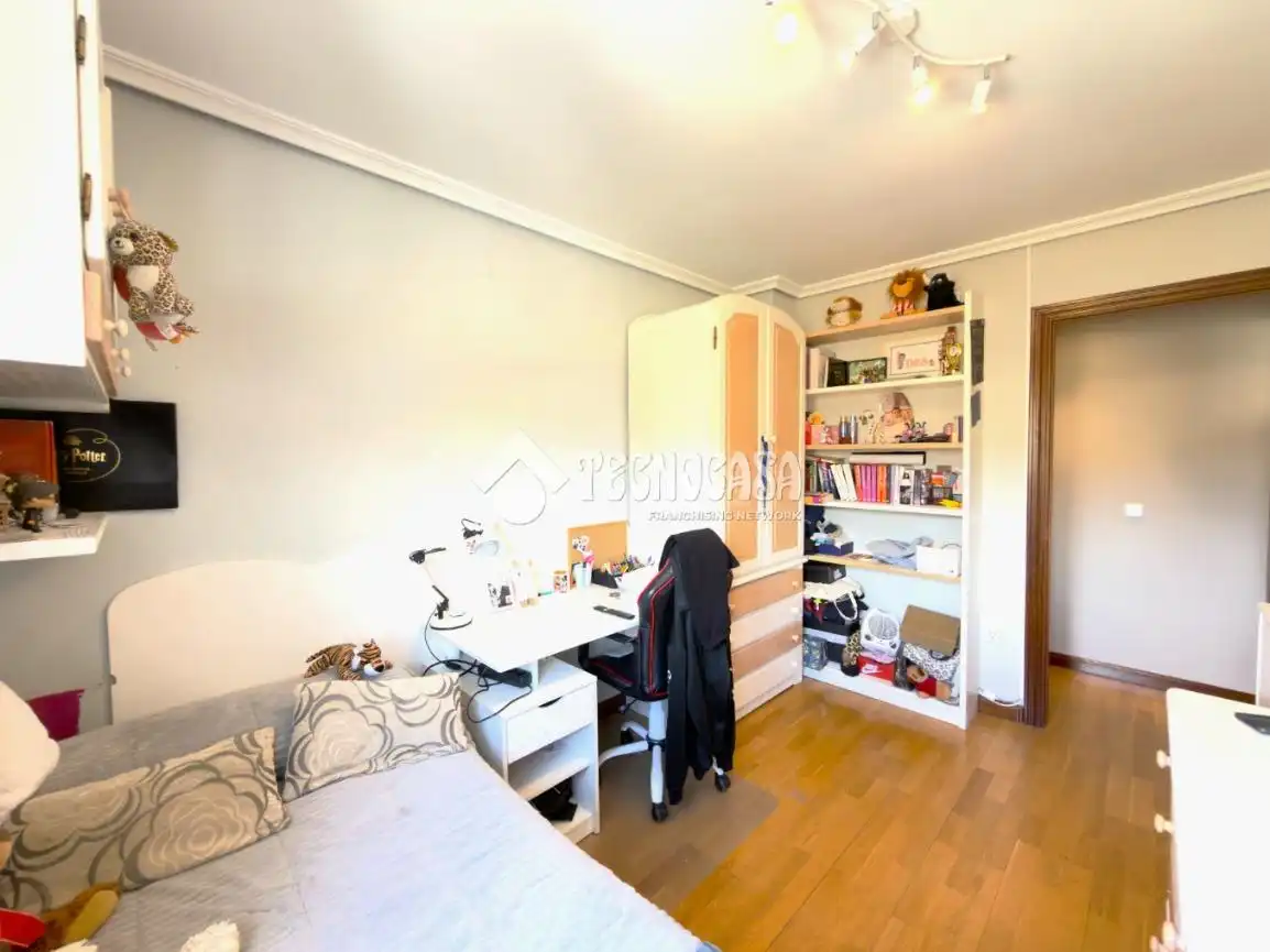 Habitación de Piso en venta en Cuenca con Calefacción, Parquet y Trastero