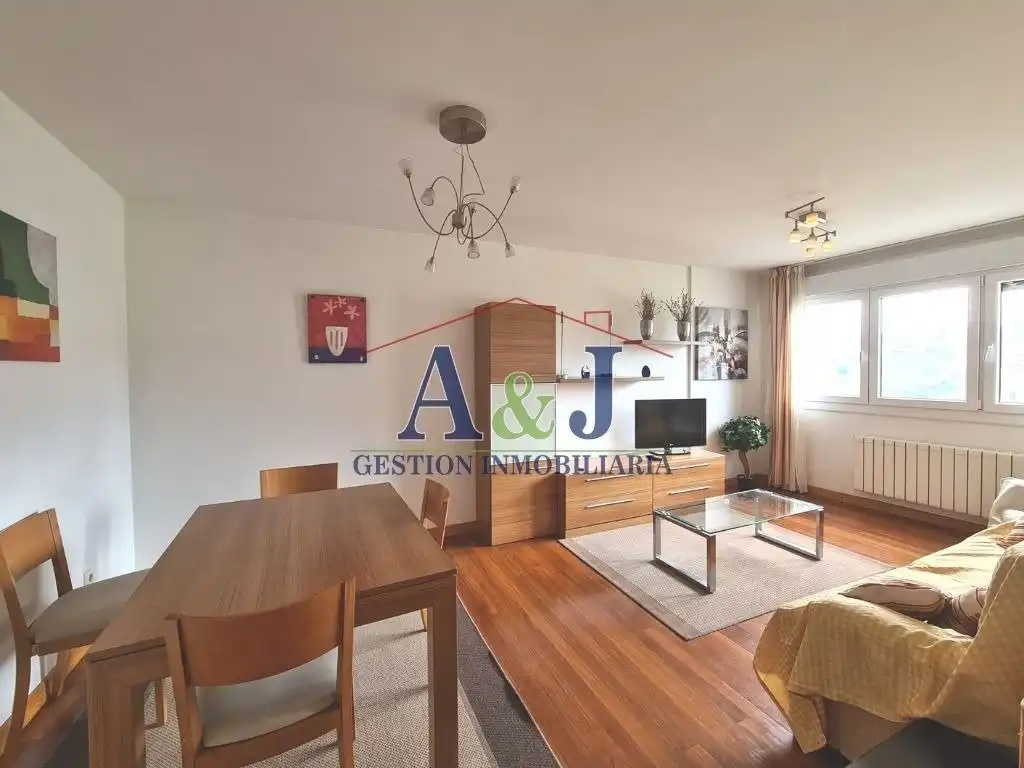 Wohnung zur Miete in Calle Alfonsina Storni, La Pereda