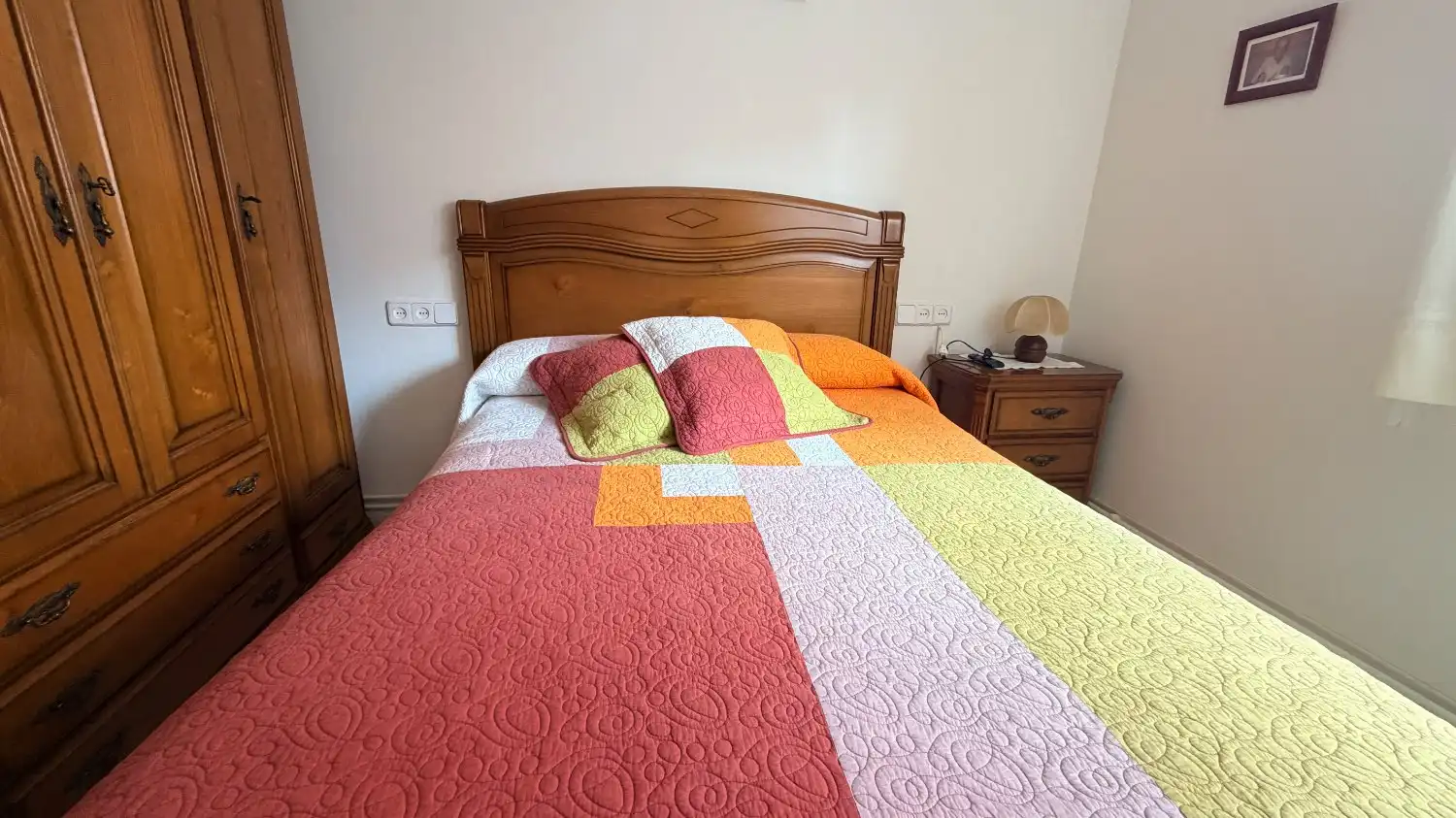 Schlafzimmer von Wohnung zum Verkauf in Ferrol mit Heizung und Möbliert