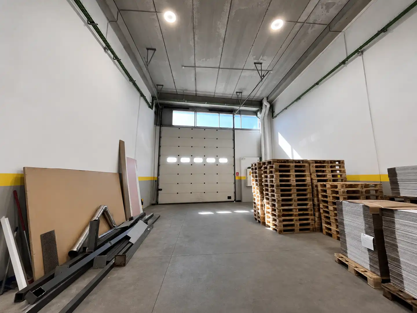 Fabrikhallen zur Miete in Badalona