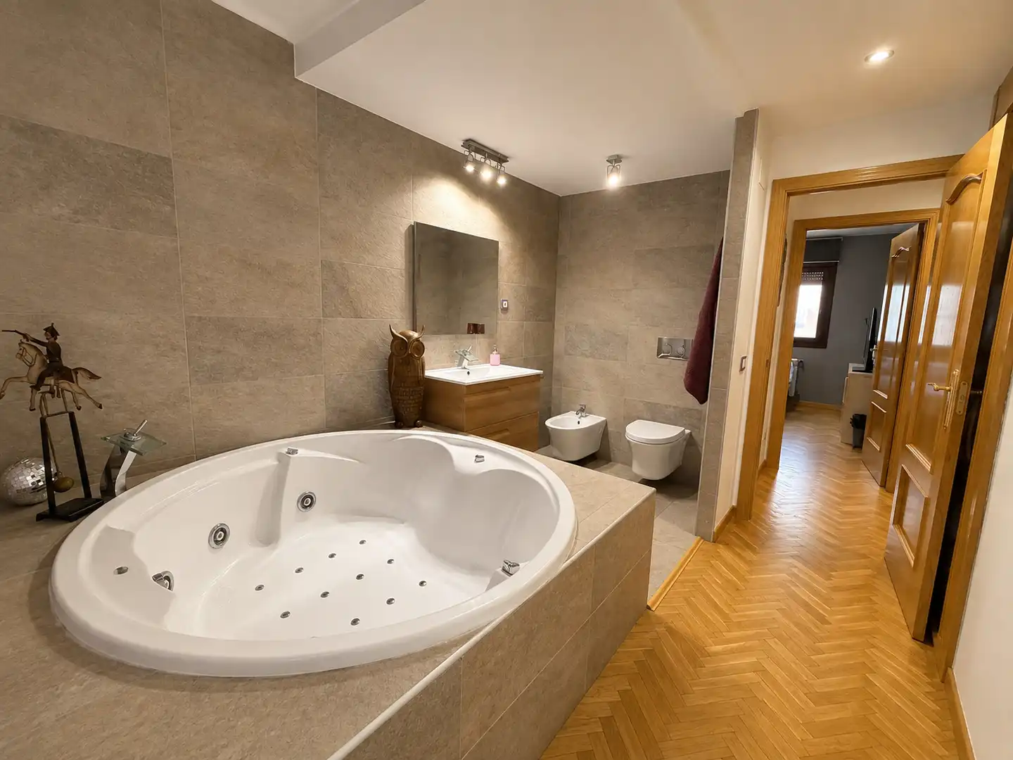 Bathroom of Flat for sale in Alcorcón  with Air Conditioner, Heating and Parquet flooring