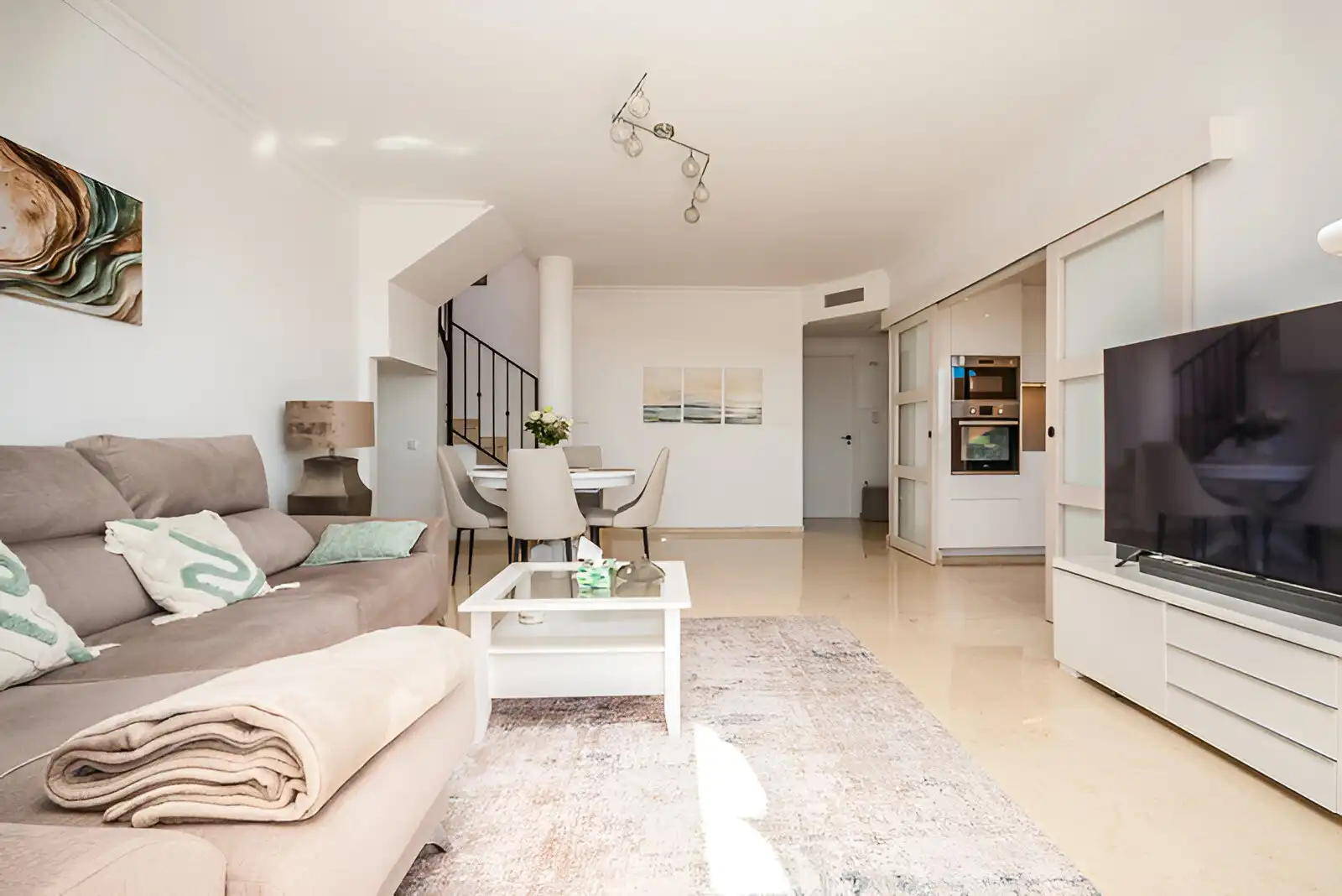 Sala de estar de Ático en venta en Marbella con Terraza y Amueblado