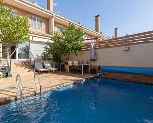 Swimming pool of Single-family semi-detached for sale in Armilla  with Air Conditioner, Heating and Private garden