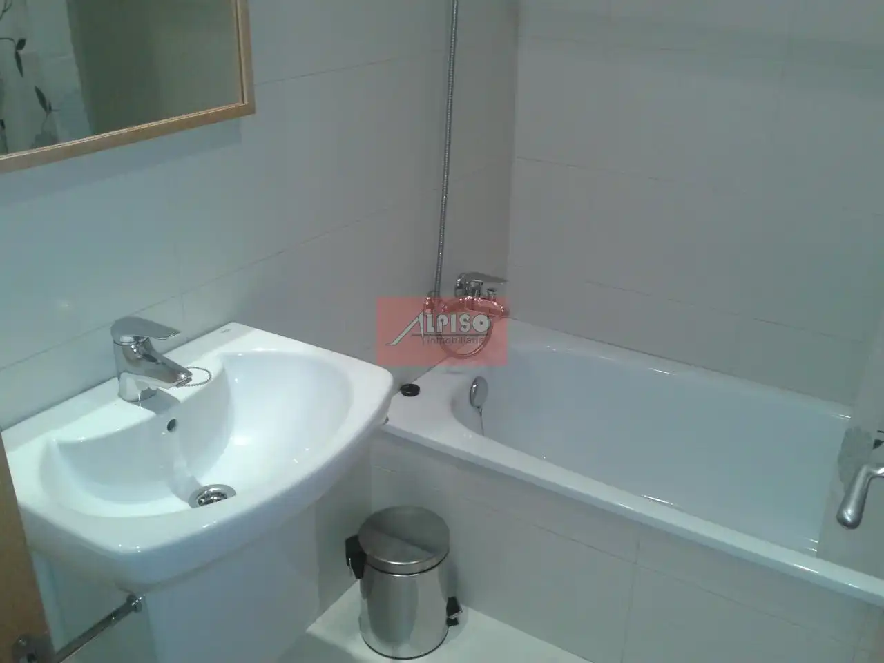 Badezimmer von Wohnungen zur Miete in Ourense Capital  mit Heizung, Parkett und Möbliert