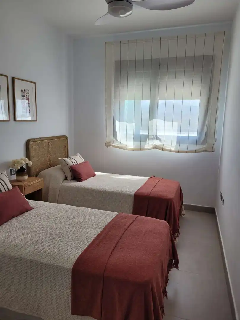 Habitación de Ático en venta en Vélez-Málaga con Aire acondicionado, Piscina y Internet