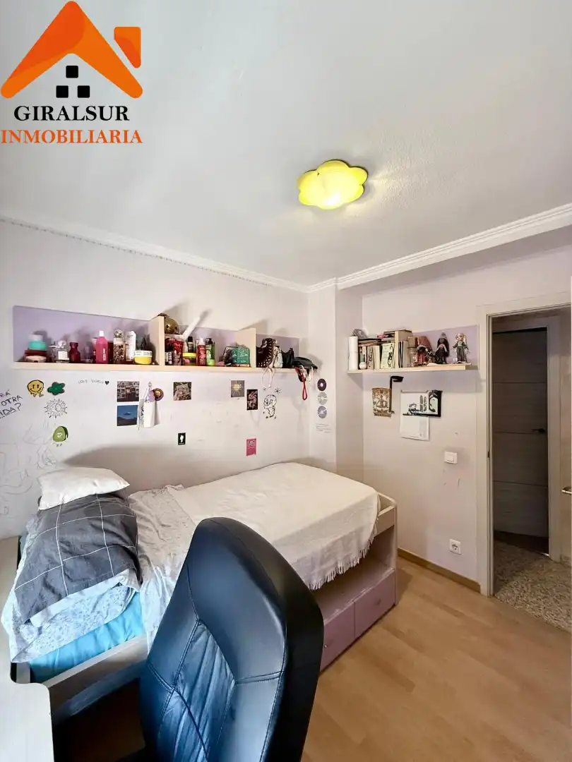 Bedroom of Flat for sale in Sevilla  with Air Conditioner and Terrace