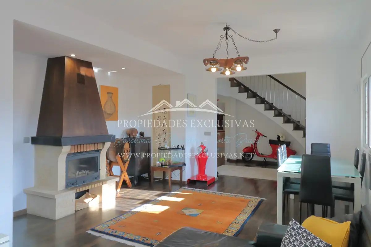 Sala de estar de Casa o chalet en venta en Cabrils con Aire acondicionado, Calefacción y Jardín privado