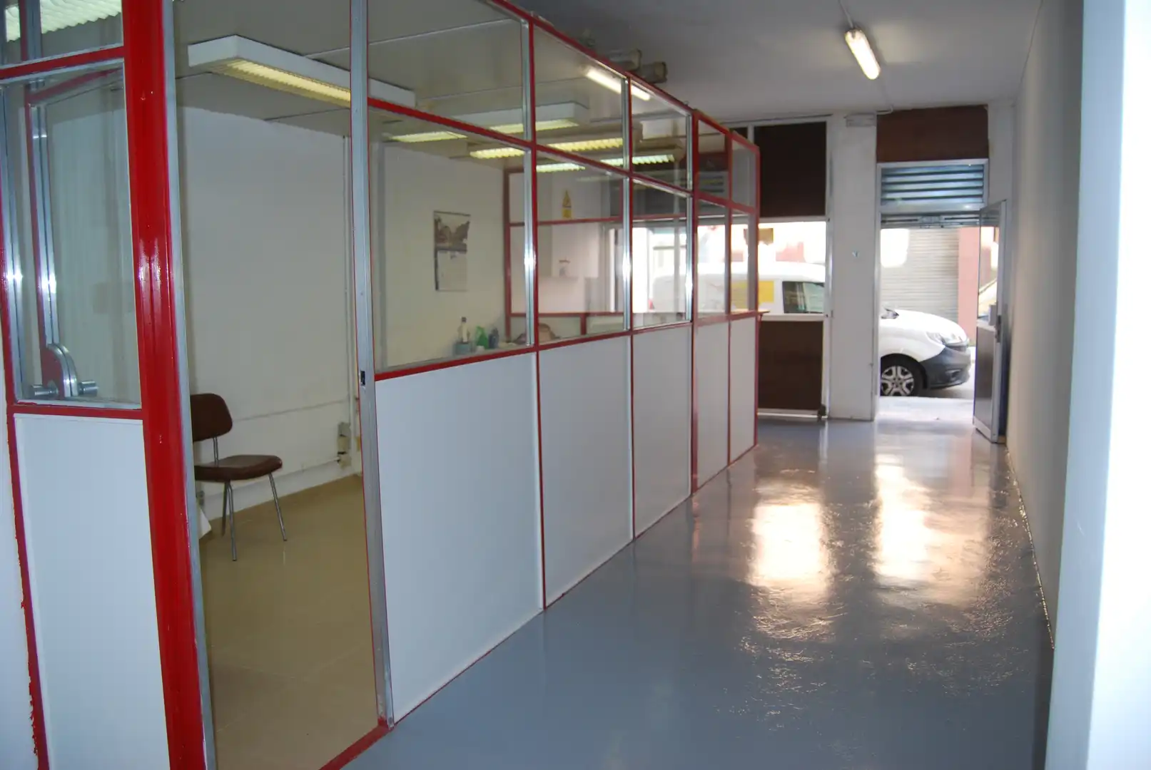 Local en venda en Cornellà de Llobregat amb Alarma