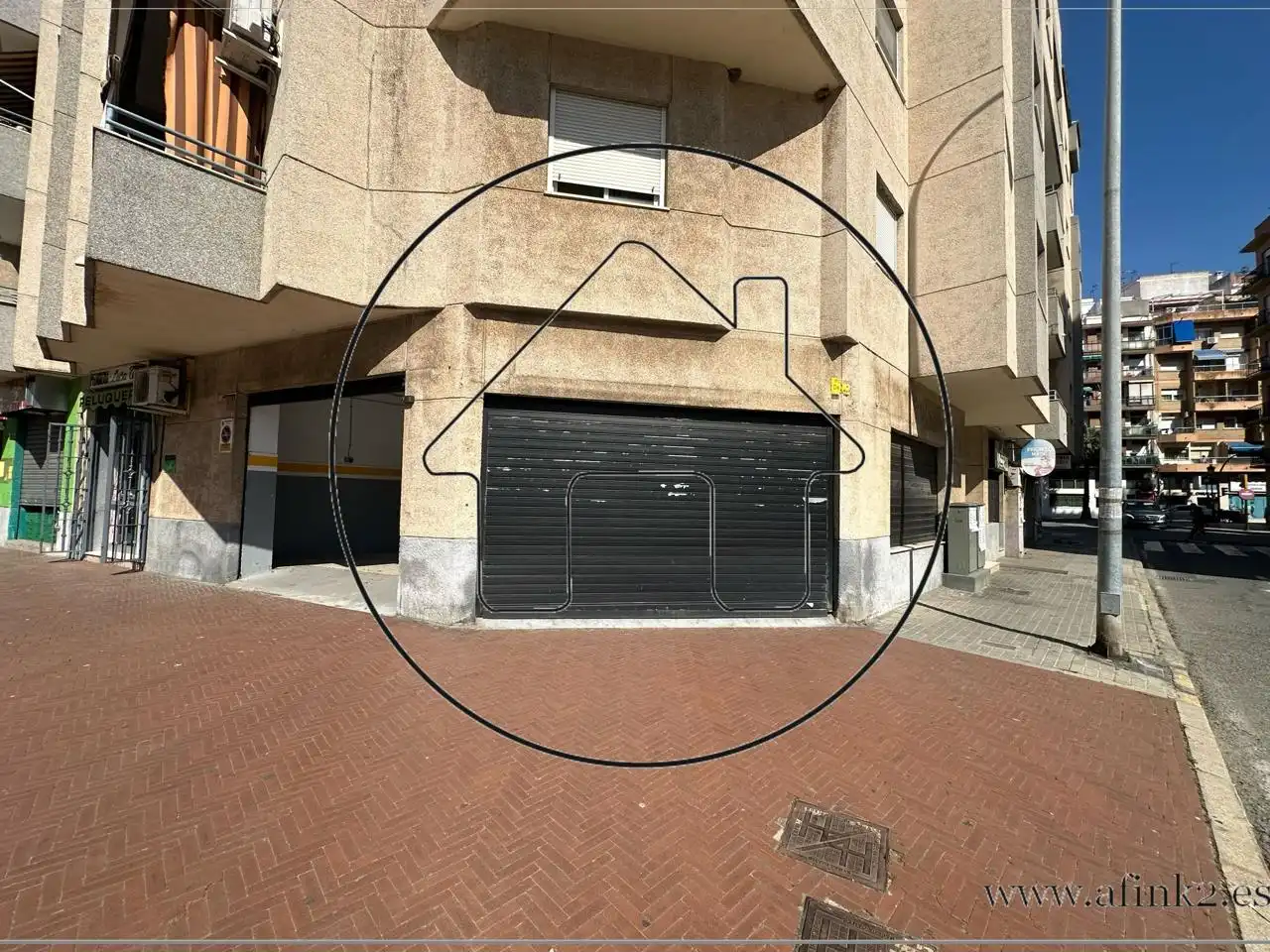 Local comercial en alquiler en Avenida de Cristóbal Colón Esquina Escultor León Ortega