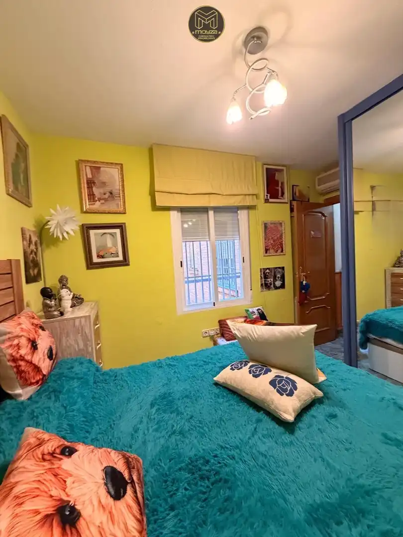 Schlafzimmer von Wohnung zum Verkauf in Jaén mit Klimaanlage, Heizung und Privatgarten