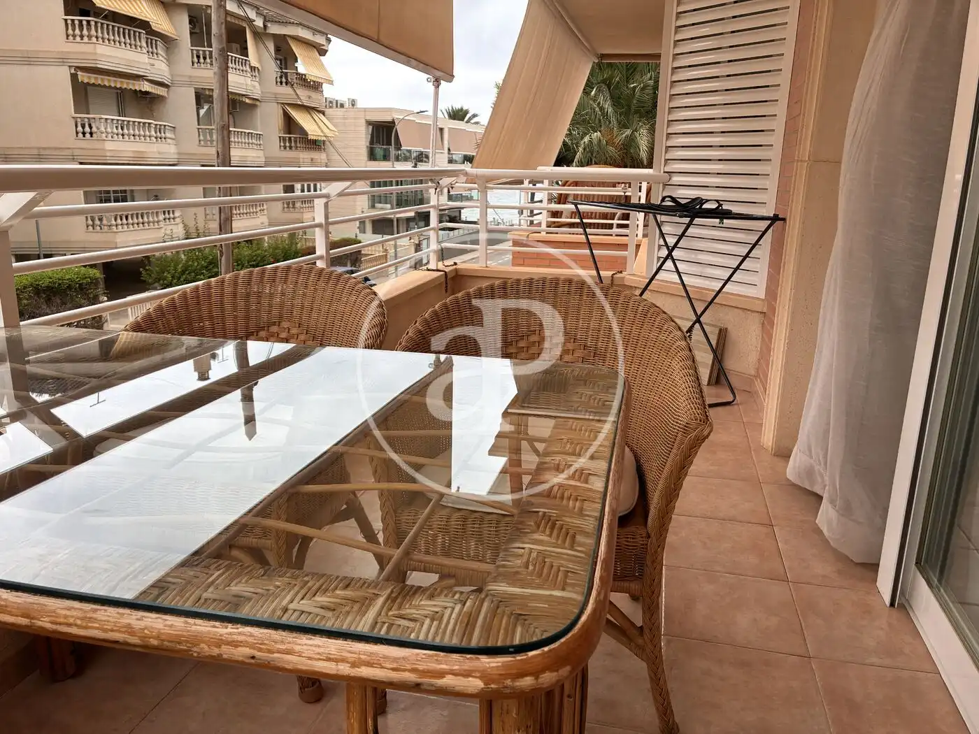 Flat with terrace to rent in Carrer Paraguai, imagen 2