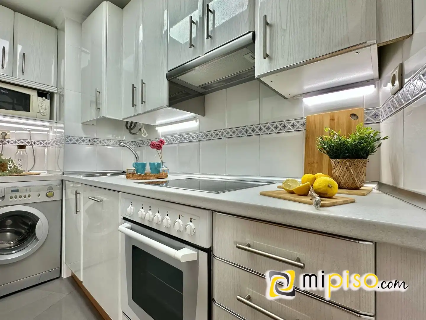 Kitchen of Flat for sale in Laredo  with Furnished