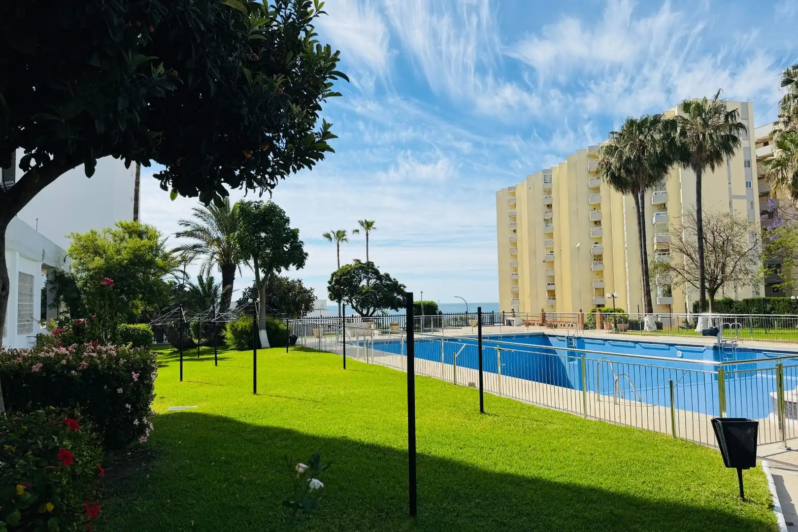 Swimming pool of Apartments for sale in Benalmádena  with Balcony
