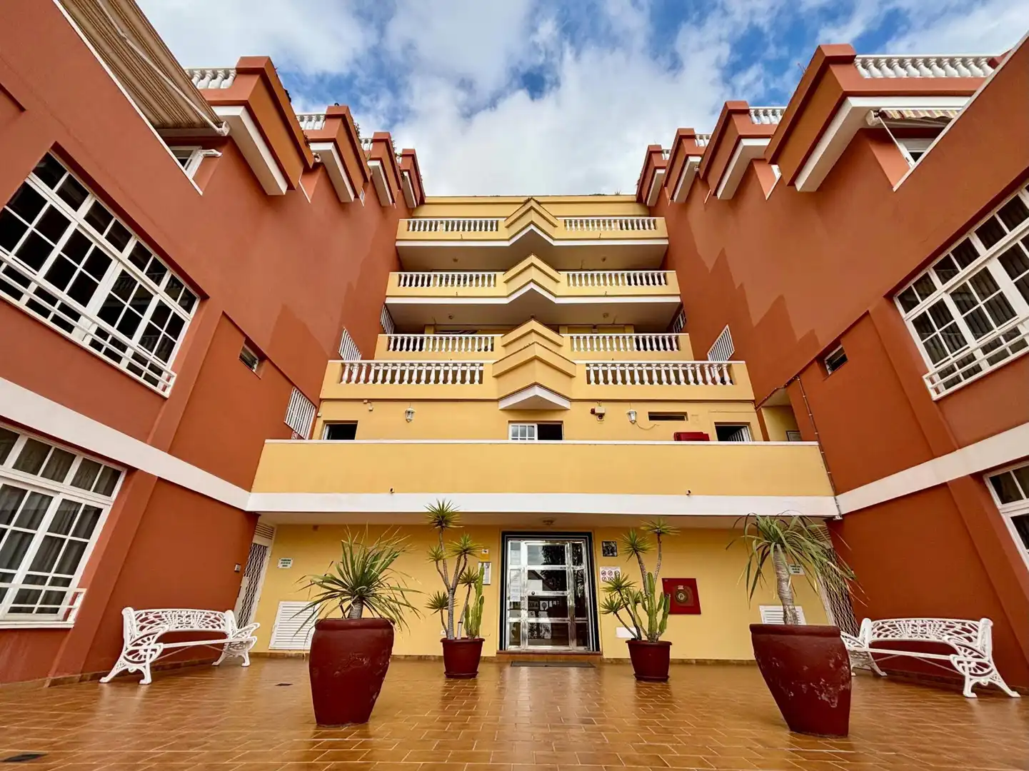 Vista exterior de Apartament de lloguer en Santiago del Teide amb Terrassa, Moblat i Balcó