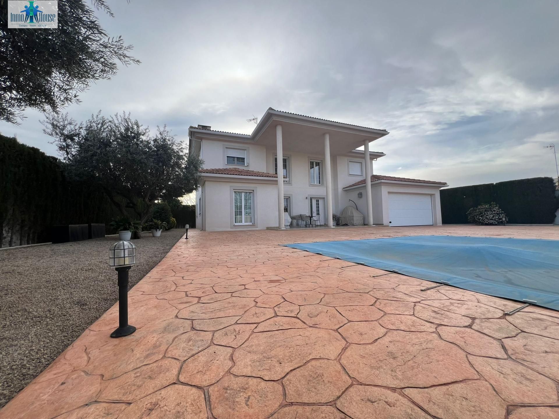 Exterior view of House or chalet for sale in Chinchilla de Monte-Aragón  with Air Conditioner, Heating and Private garden